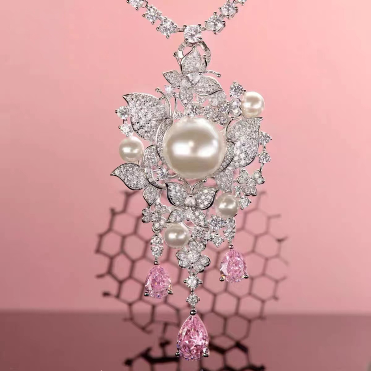 Halskette mit Perlenanhänger und kleinem rosa Stein NTB020