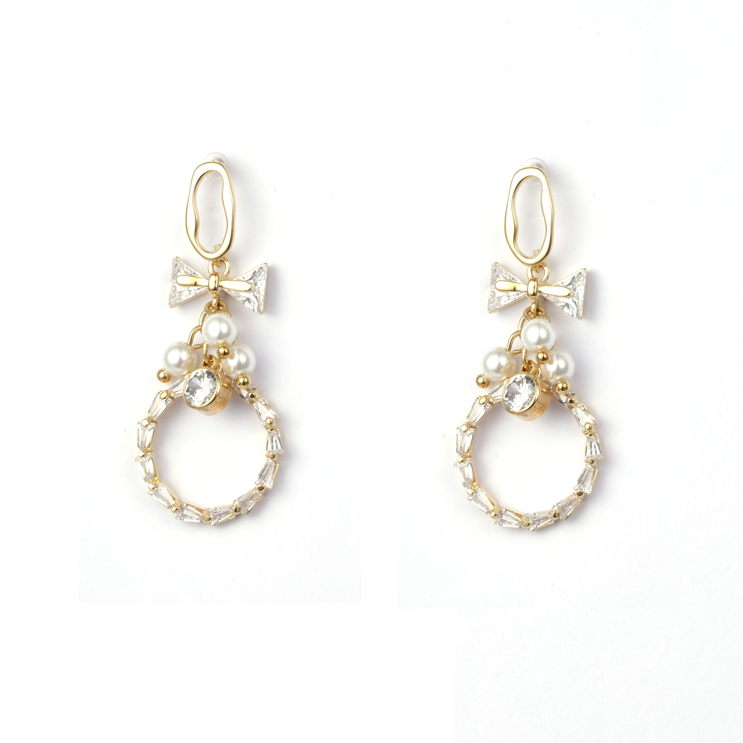 Modische Ohrringe mit vergoldeten Perlen und CZ